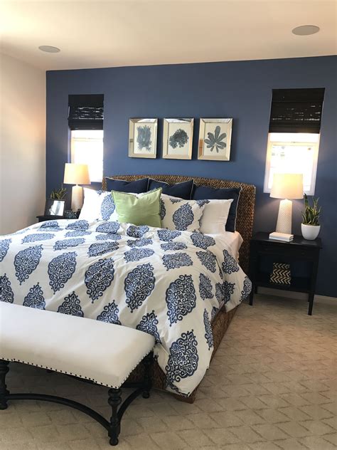 navy blue accent wall bedroom.